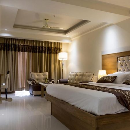 Hotel Lotus Paradise - Banquet & Dining - Near Murthal Sukhdev Rāi Kültér fotó