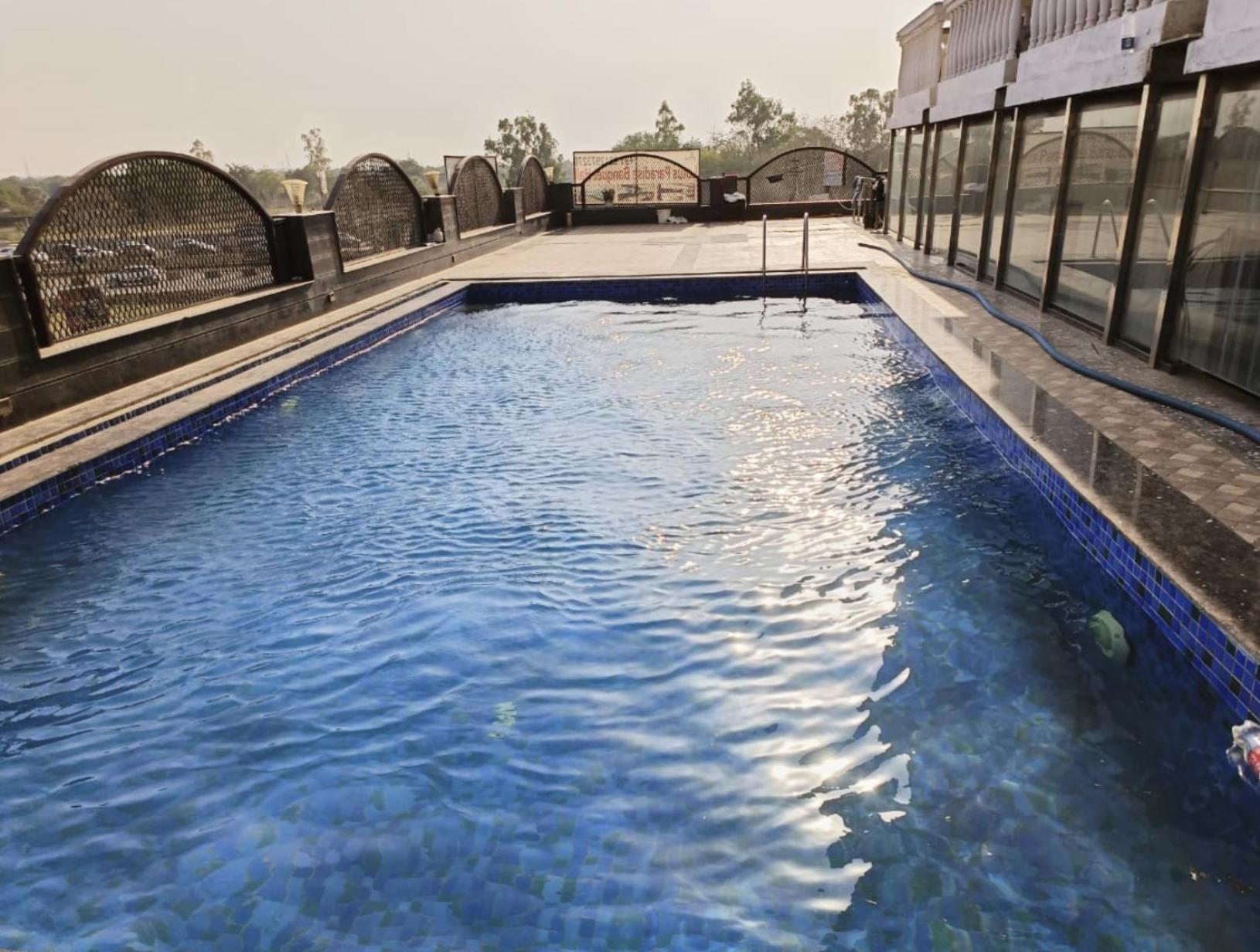 Hotel Lotus Paradise - Banquet & Dining - Near Murthal Sukhdev Rāi Kültér fotó